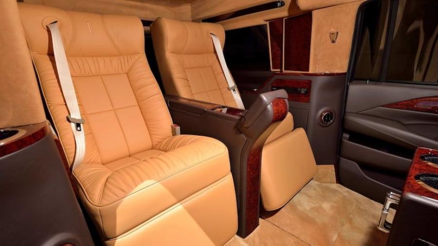 Интерьер Cadillac Escalade ESV by Lexani Motorcars 2017 года  (фото 11 из 19)
